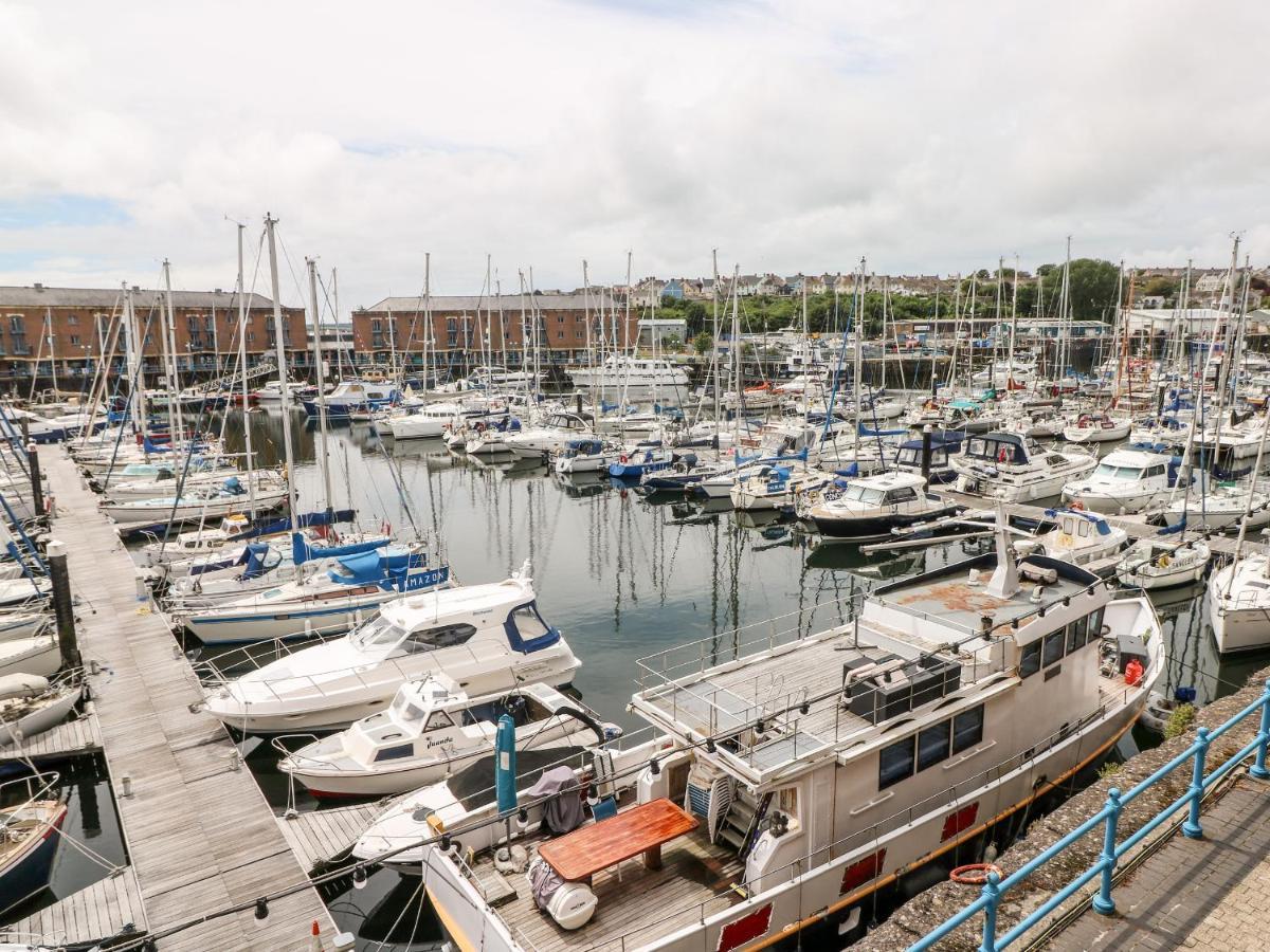 15 Sovereign House Apartment Milford Haven Exterior foto